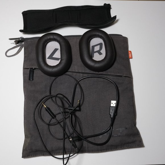 Plantronics BackBeat Pro 2 Wireless Over-ear Noise Cancelling Headphones - Picture 7 of 11